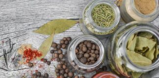 Jak zrobić pikle z ogórków z kurkumą?