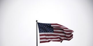 Przy jakim wietrze nie latają samoloty?