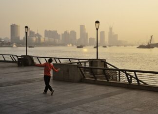Dlaczego po piciu alkoholu waży się mniej?