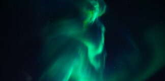 Ile elektronów ma atom tlenu?